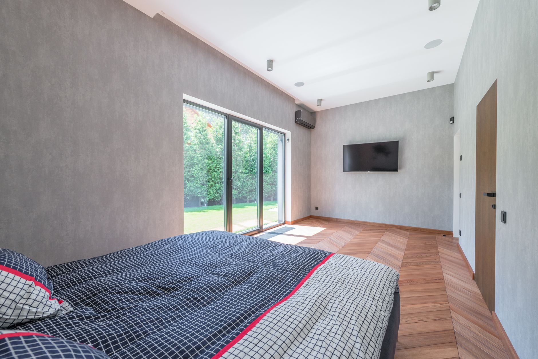 Are Pivot Doors Suitable for Bedrooms?